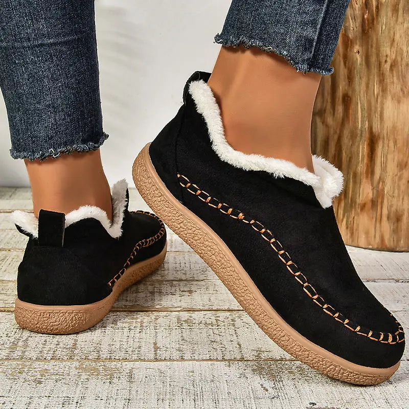 Fiadh | Suede Black Ankle Boots with Cosy Shearling Lining — Black