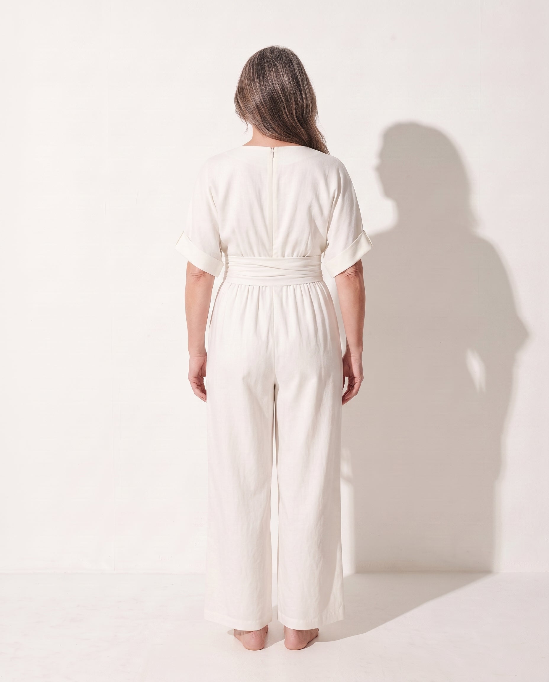 Hermione | Wide Leg Casual Jumpsuit With Cinched Waist Detail — achterkant
