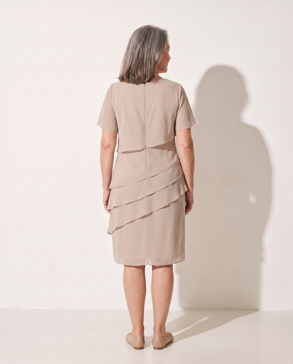 Thalia | Long Sleeve Tiered Chiffon Midi Dress For Every Occasion — achterkant