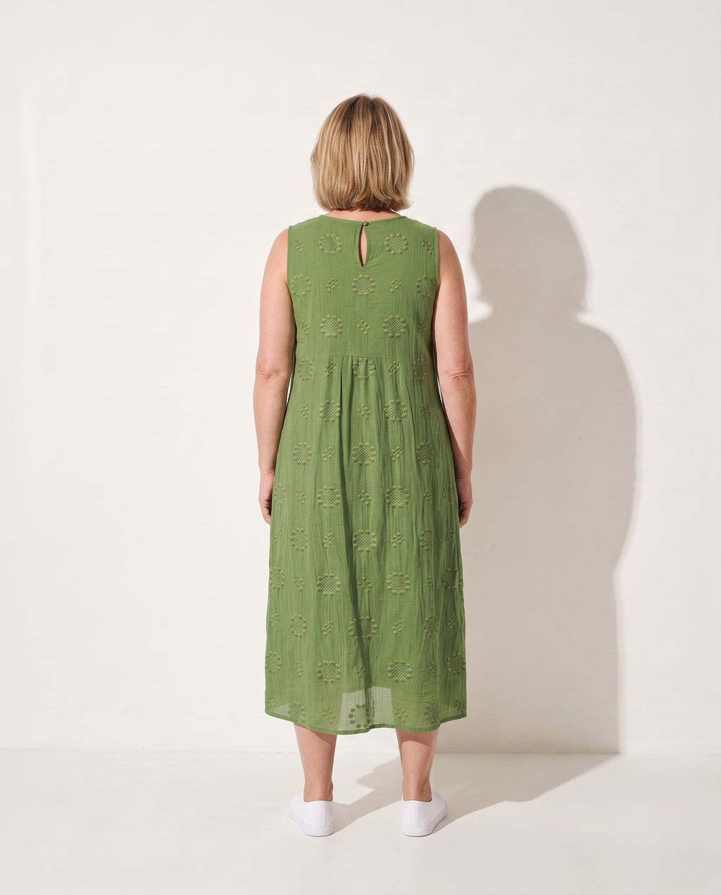 Eloise | Elegant Embroidered Dresses For Women With Pockets — achterkant