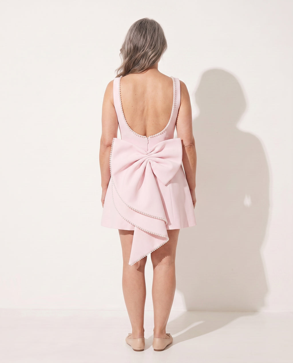 Giselle | Pearl Neckline Sculpted Mini Dress — achterkant