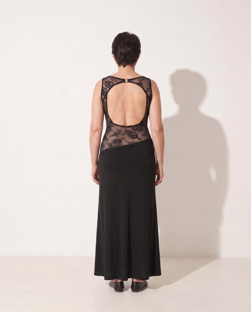Oriane | Black Lace Cutout Open Back Maxi Evening Dress — achterkant