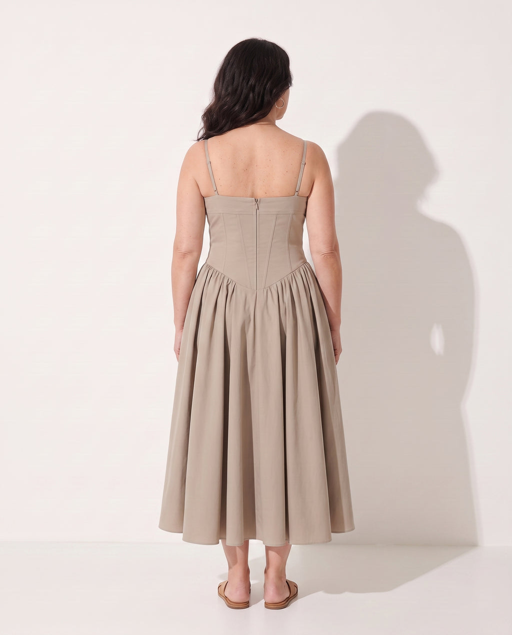 Ninon | Red Corset Dress Midi Underwired Sweetheart Neckline — achterkant