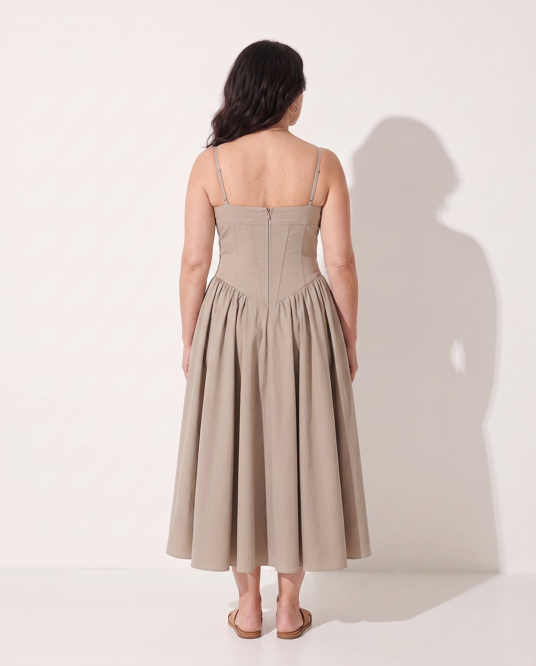 Ninon | Red Corset Dress Midi Underwired Sweetheart Neckline — achterkant