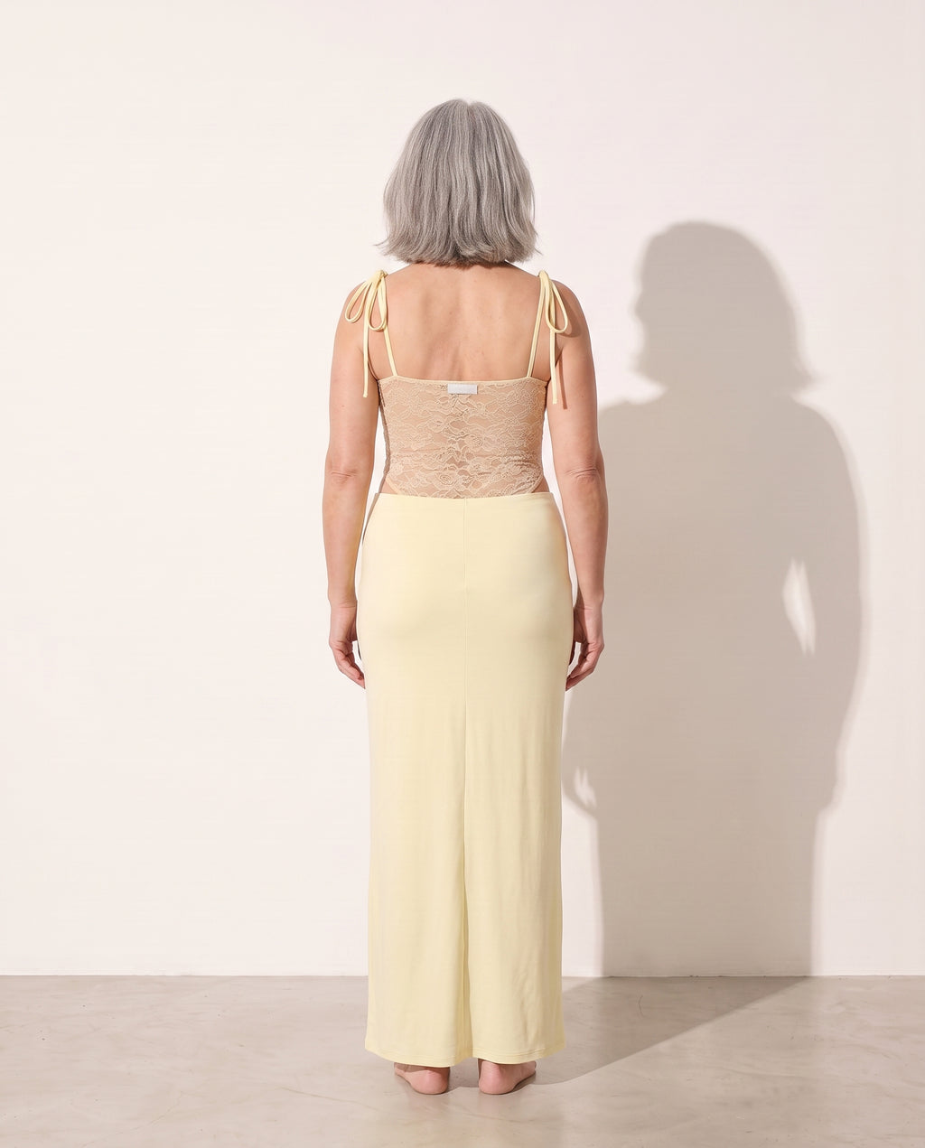 Edith | Red Lace Cut Out Maxi Dress Evening Occasion — achterkant