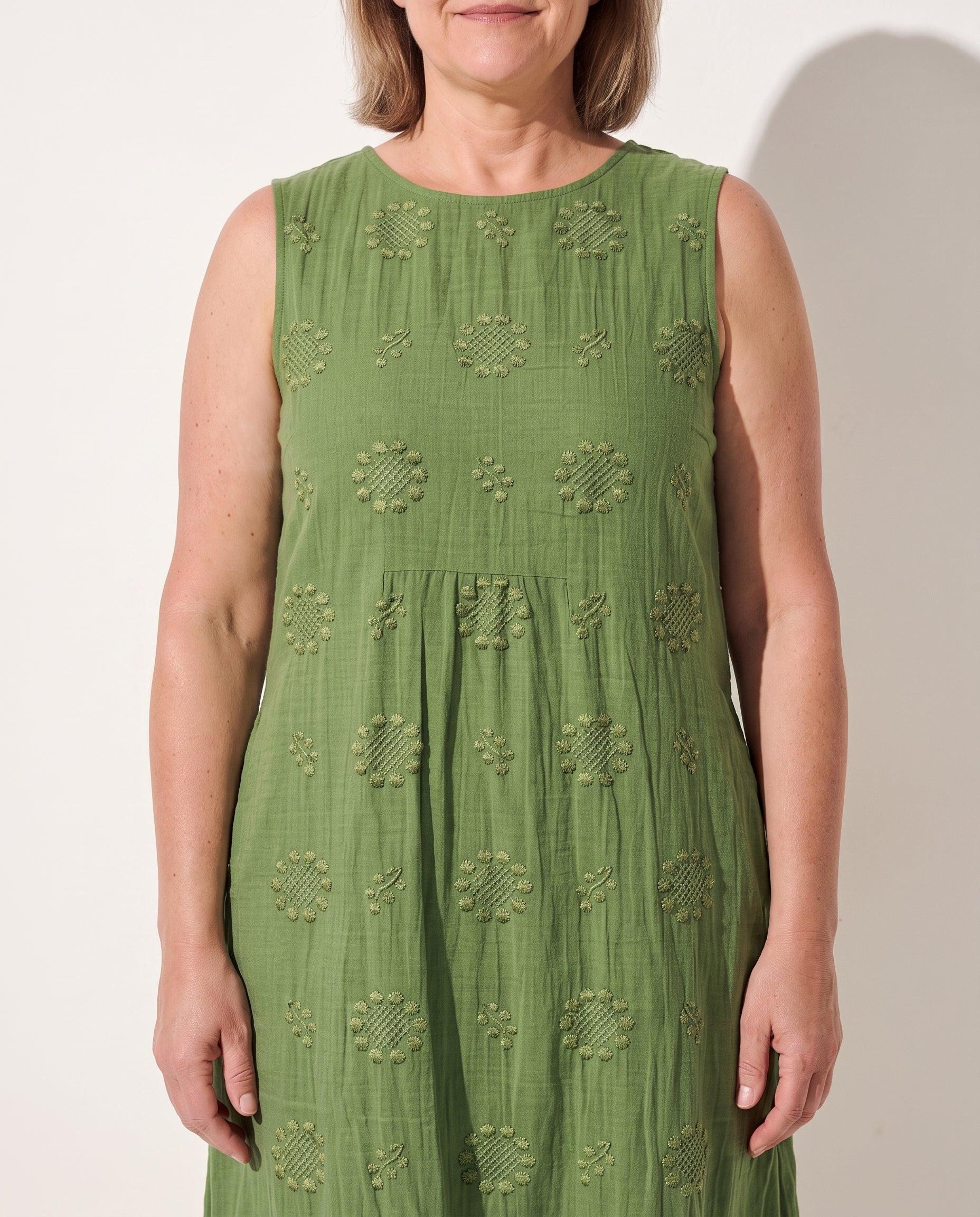 Eloise | Elegant Embroidered Dresses For Women With Pockets — detail