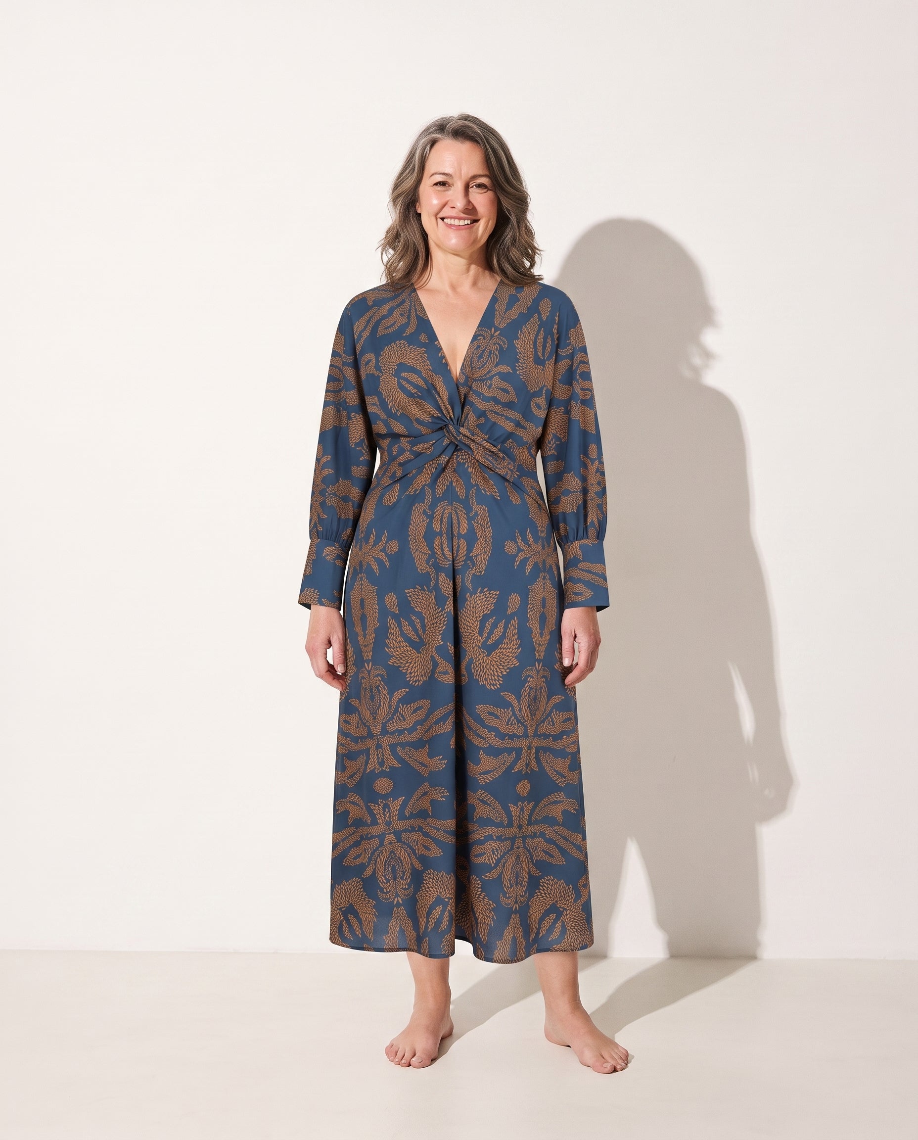 Marguerite | Long Sleeve Wrap Midi Dress With Painterly Print — voorkant