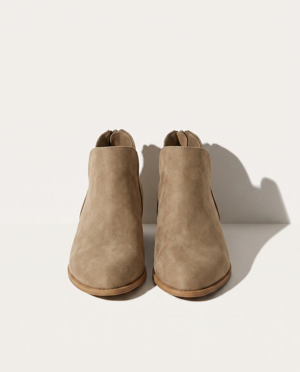 Dominique | Chunky Black Block Heeled Ankle Boots For Women — voorkant