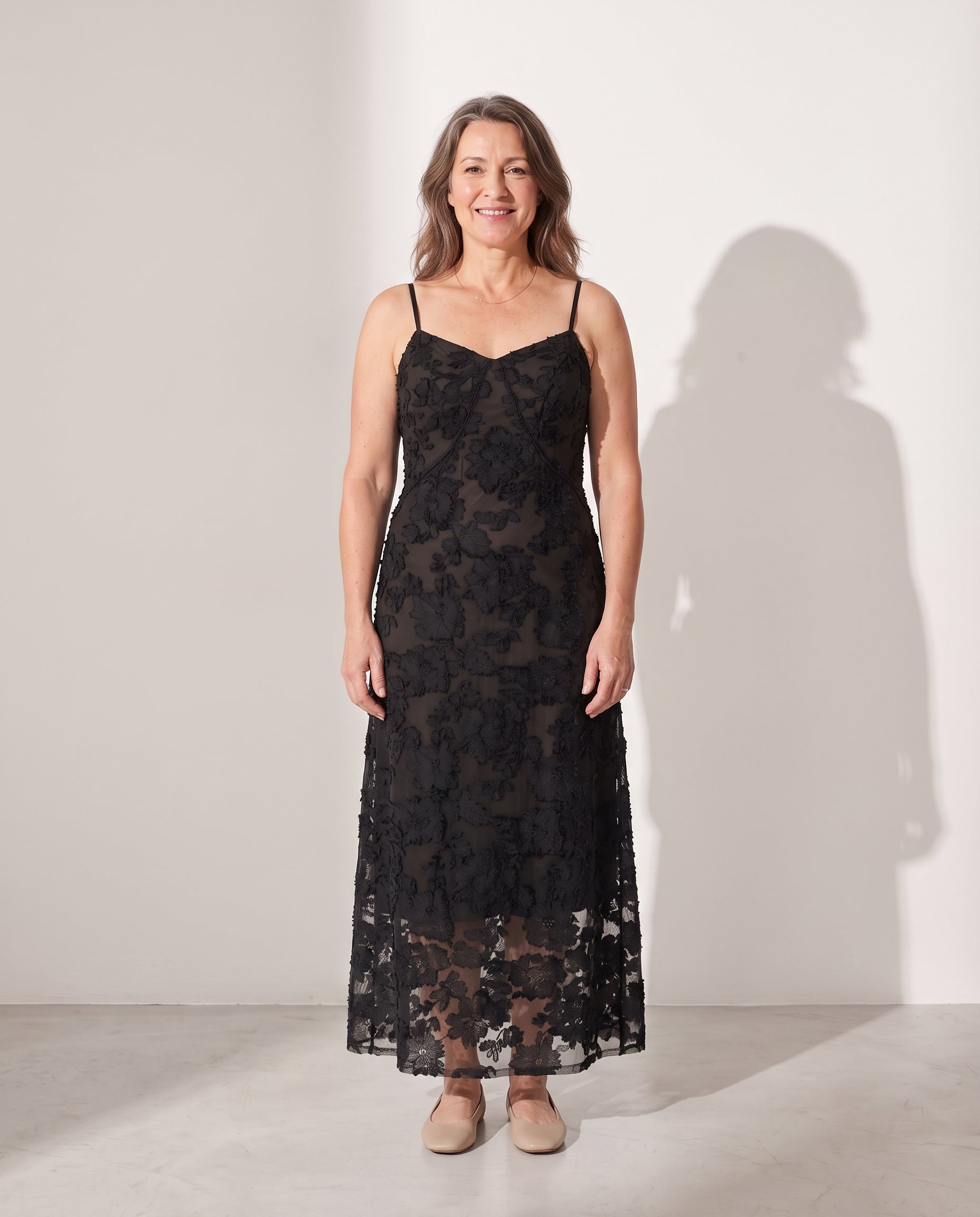 Albane | Spring Summer Floral Lace Maxi Wedding Guest Dress — voorkant