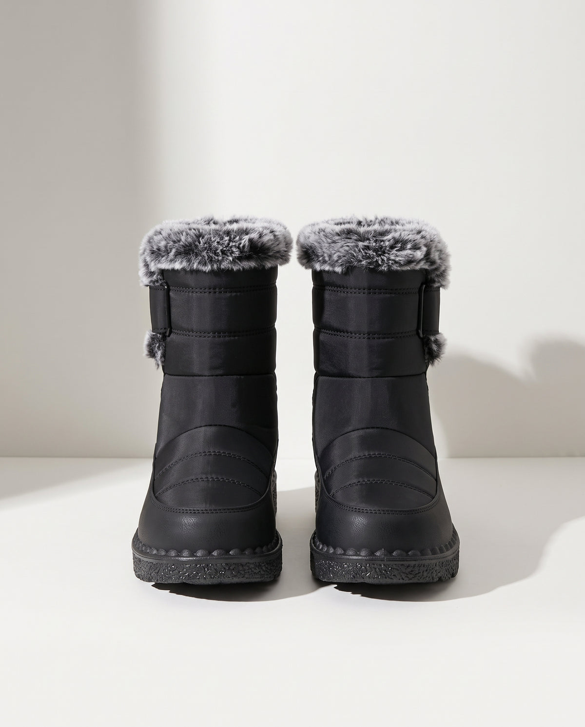 Katarina | Black Faux Fur Warm Low Heel Winter Boots — voorkant