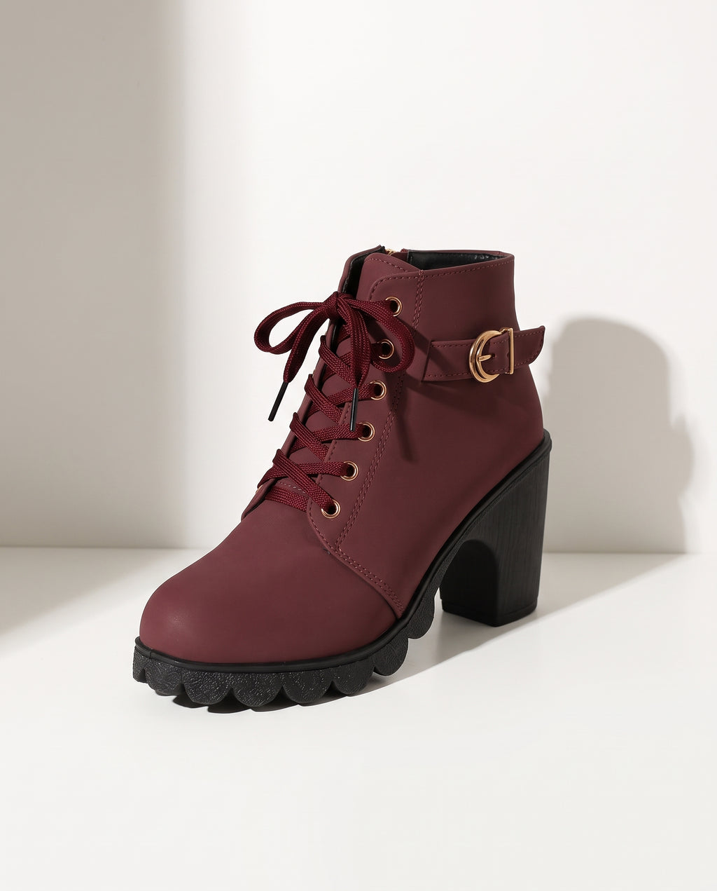 Daphne | Black Chunky Heel Ankle Boots In Leather-Look Flat — voorkant