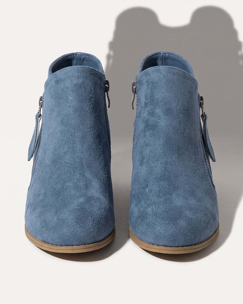 Esmee | Low Heel Black Brown Leather Ankle Boots — voorkant