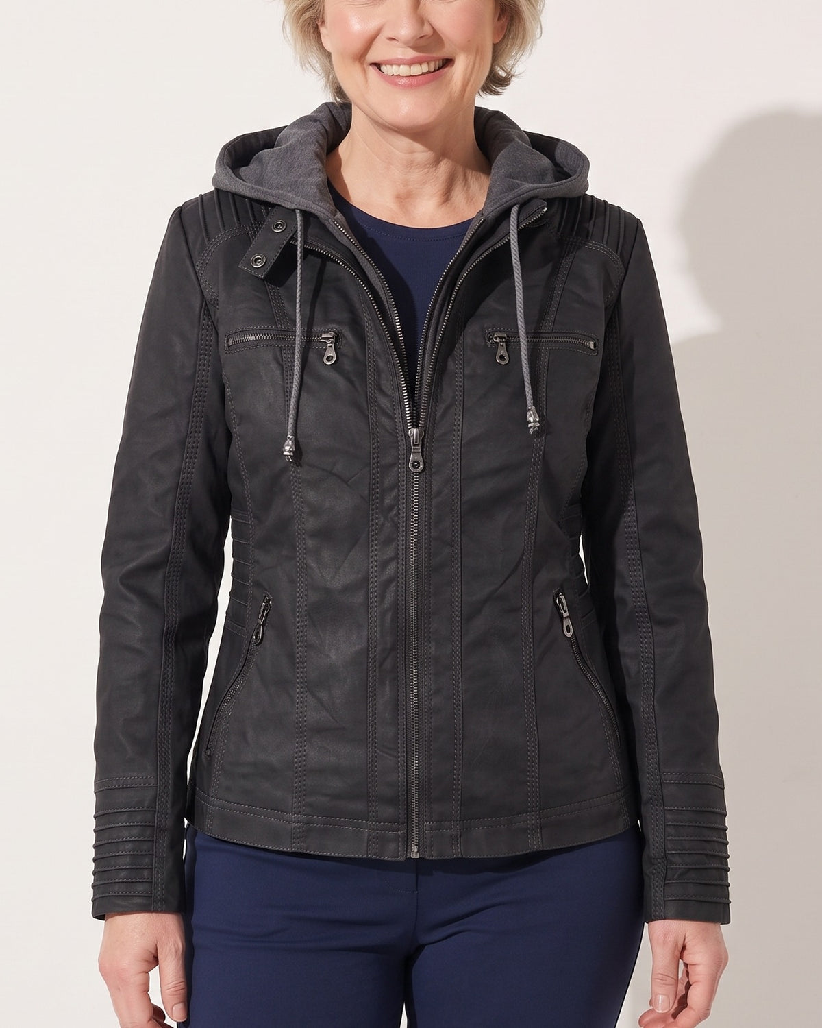 Beatrix | Black Faux Leather Jacket with Fur Trim for Edgy Style — voorkant