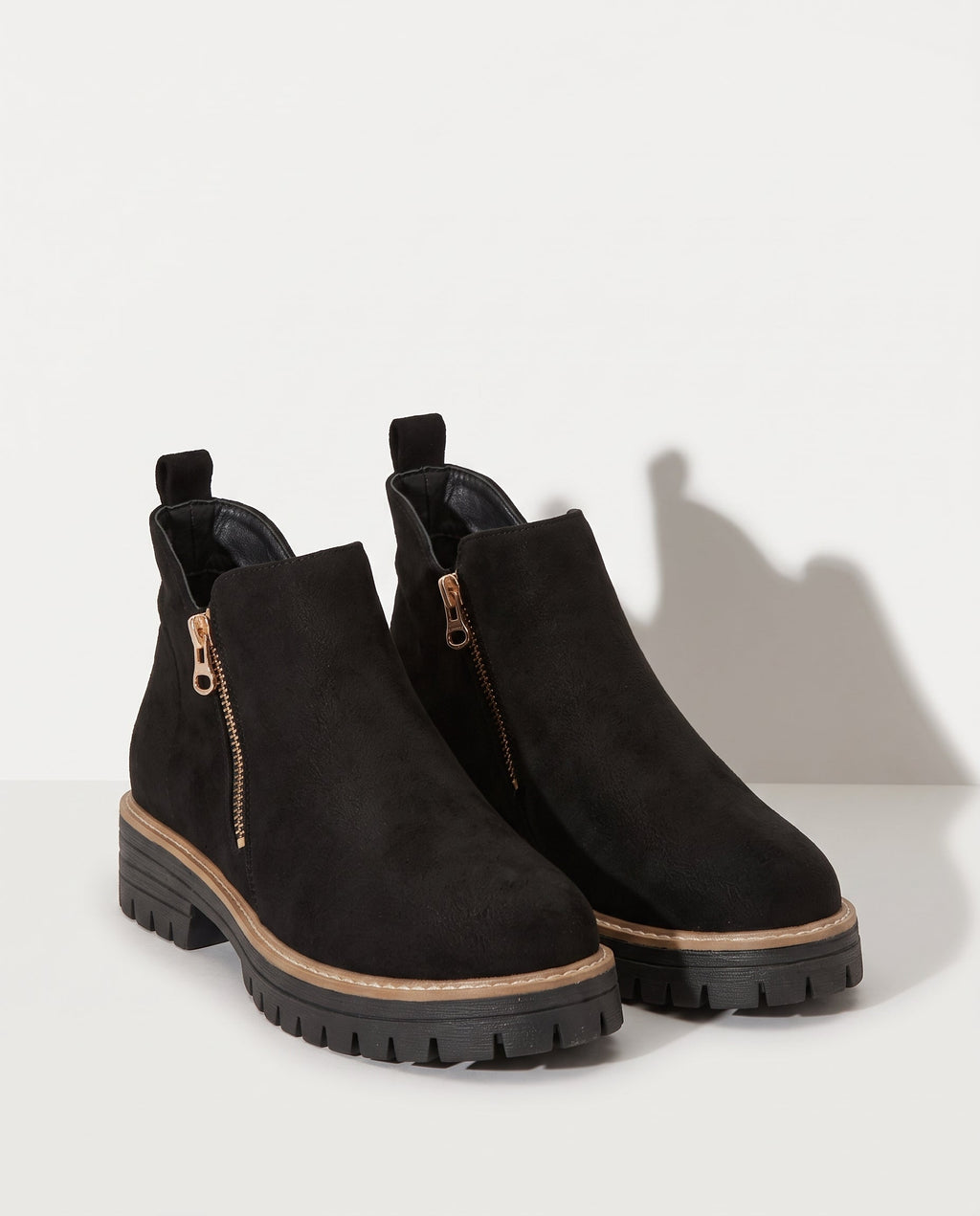 Floriane | Flat Heeled Ankle Boots in Black & Brown — voorkant
