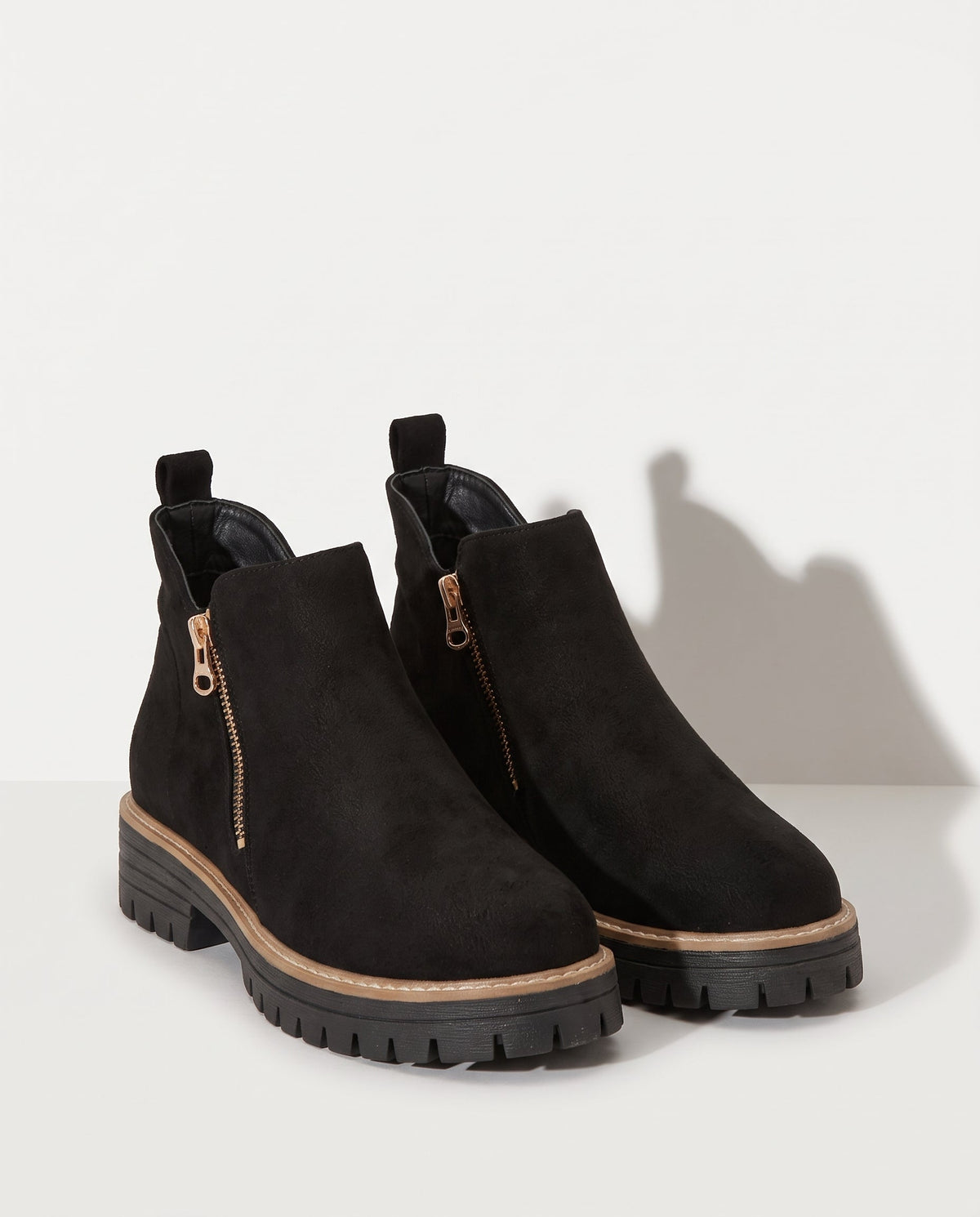 Floriane | Flat Heeled Ankle Boots in Black & Brown — voorkant