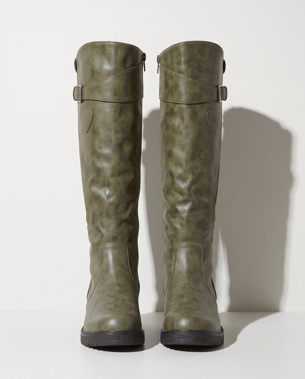 Zelie | Tall Knee High Wide Fit Leather Boots with Buckle — voorkant