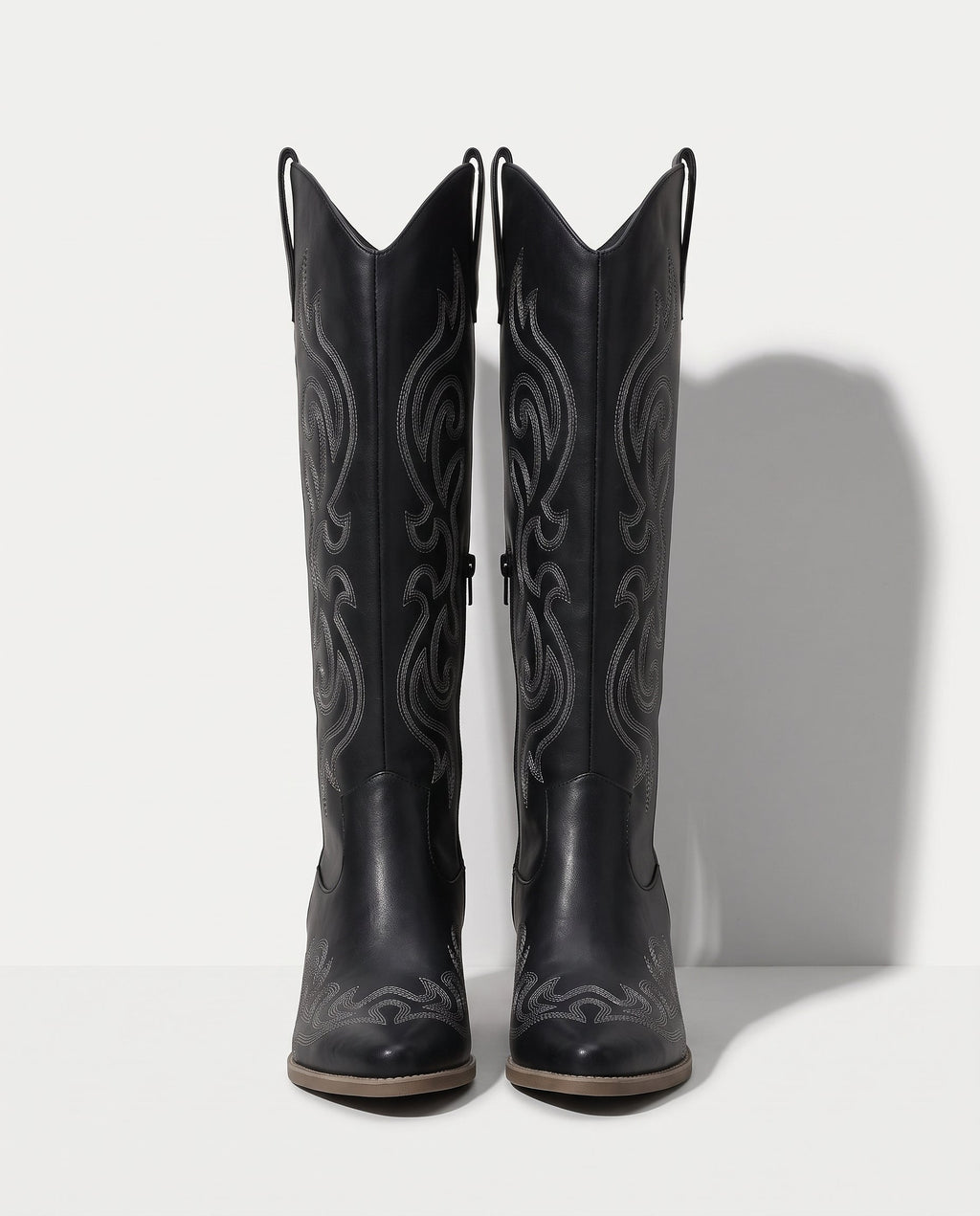 Savannah | High Knee Black Leather Western Block Heel Boots — voorkant