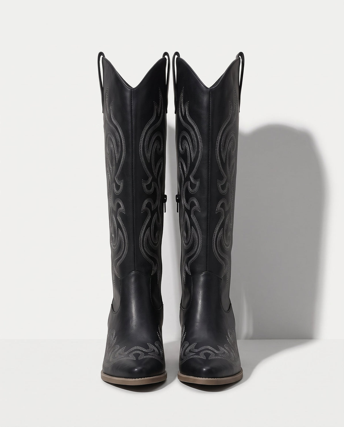 Savannah | High Knee Black Leather Western Block Heel Boots — voorkant